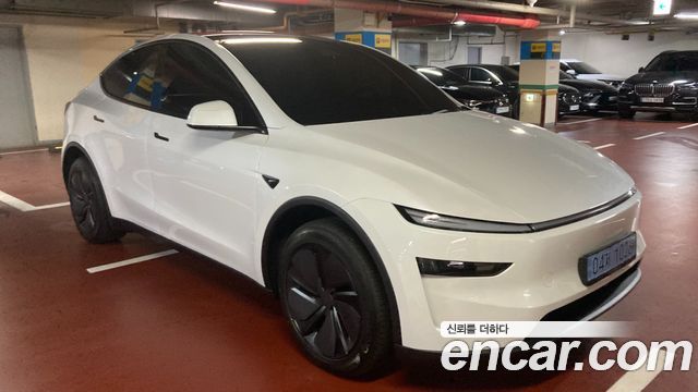 Tesla Model Y Premium RWD — пробег 700 км — фото 3 из 5