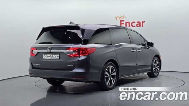 Honda Odyssey 3.5 5th 2020 — пробег 130 615 км