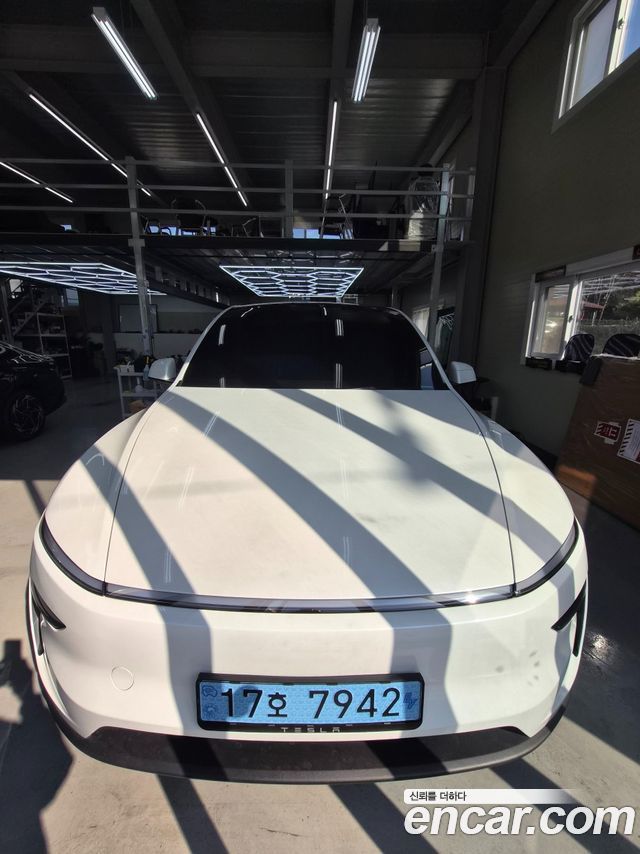 Tesla Model Y RWD — пробег 2 631 км — фото 1 из 5
