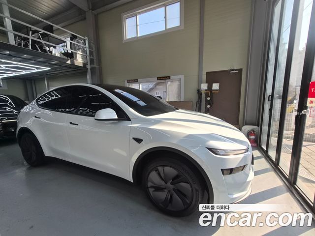 Tesla Model Y RWD — пробег 2 631 км — фото 2 из 5