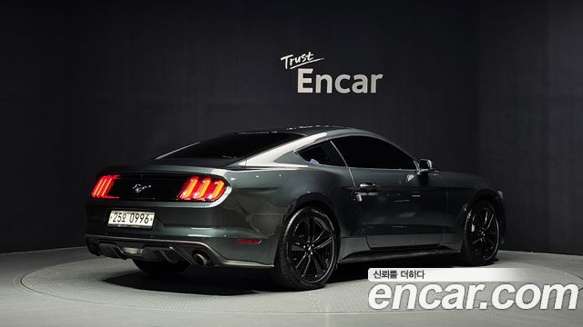 Ford Mustang Coupe — пробег 158 012 км — фото 2 из 5