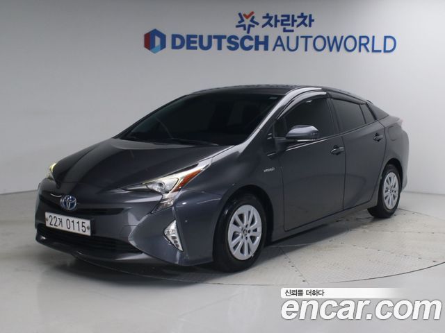 Toyota Prius 1.8 E — пробег 182387 км