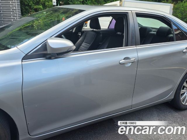 Toyota Camry 2.5 XLE — пробег 89777 км
