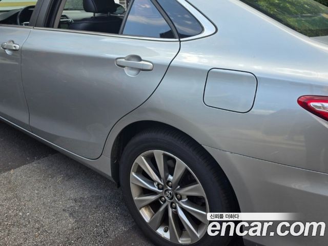 Toyota Camry 2.5 XLE — пробег 89777 км