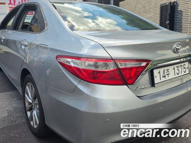 Toyota Camry 2.5 XLE — пробег 89777 км