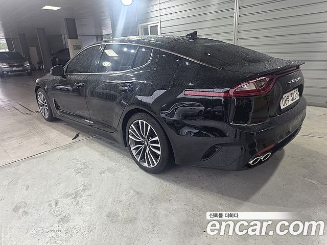 Kia Stinger 2.0 Turbo 2WD Platinum — пробег 64915 км