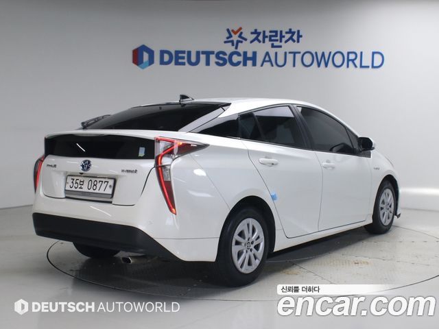 Toyota Prius 1.8 E — пробег 127516 км