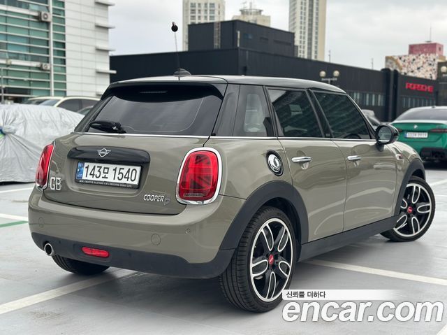Mini Cooper HIGH 3rd — пробег 40650 км