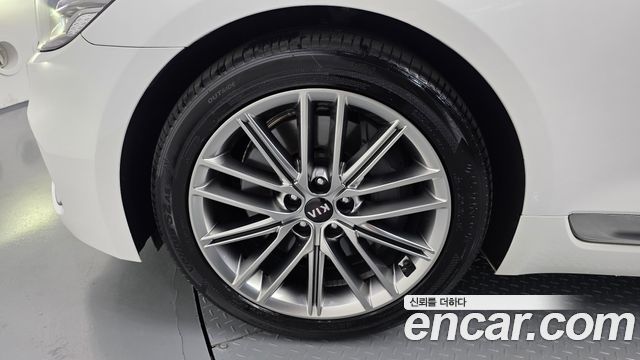 Kia K9 3.8 GDI AWD PlatinumⅢ — пробег 104275 км