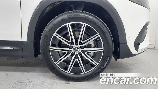 Mercedes-Benz EQB EQB300 4MATIC AMG Line — пробег 4954 км