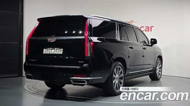 Cadillac Escalade 6.2 ESV ESV Premium Luxury Platinum — пробег 36 885 км