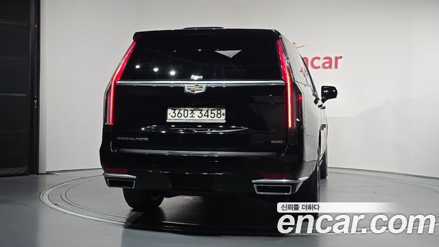 Cadillac Escalade 6.2 ESV ESV Premium Luxury Platinum — пробег 36 885 км