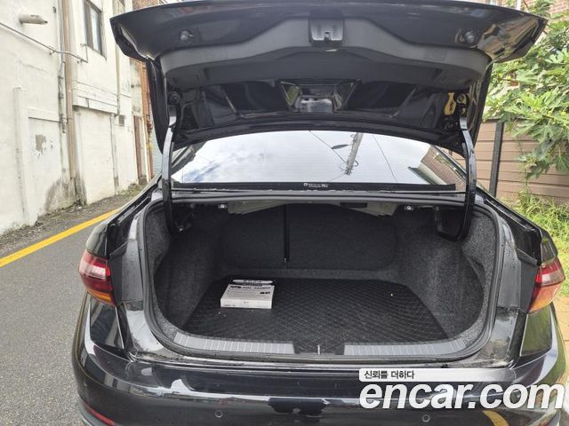 Volkswagen Jetta 1.5 TSI Premium — пробег 14799 км