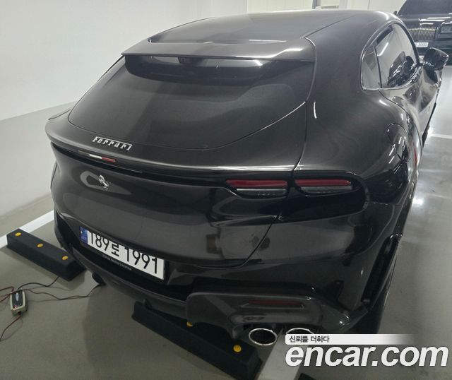 Ferrari Purosangue из Кореи Encar