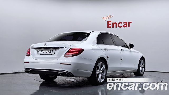 Mercedes-Benz E-Class из Кореи Encar
