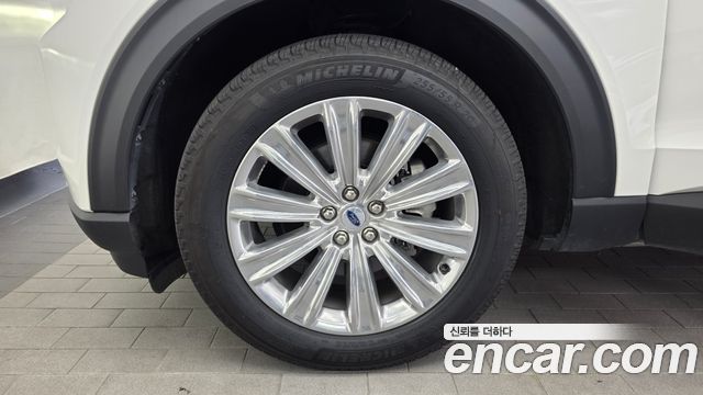 Ford Explorer 2.3 LimIted 4WD — пробег 30 990 км — фото 5 из 5