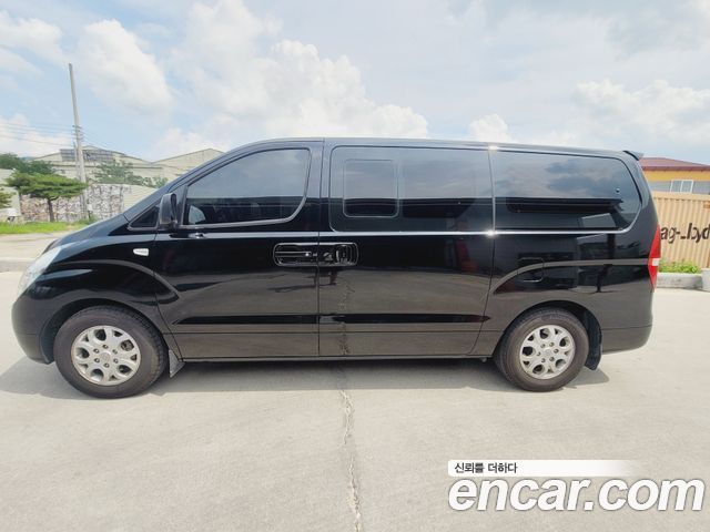 Hyundai Starex 12-Seater Wagon CVX Luxury — пробег 178 000 км — фото 3 из 5