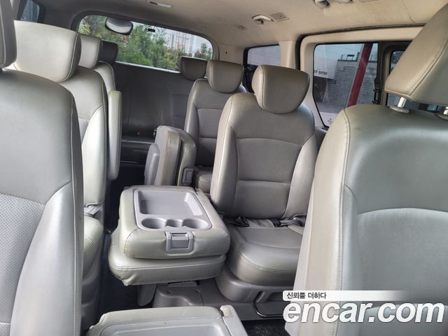 Hyundai Starex 12-Seater Wagon CVX Luxury — пробег 178 000 км — фото 4 из 5