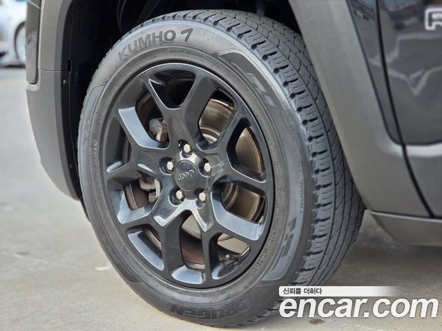 Jeep Renegade 2.4 Longitude High 2018 — пробег 75 090 км
