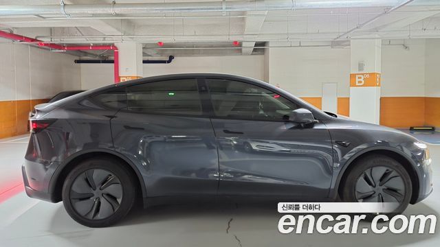 Tesla Model Y RWD — пробег 6 000 км — фото 3 из 5
