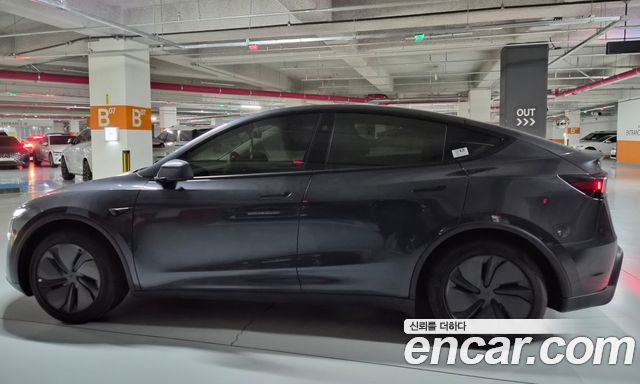Tesla Model Y RWD — пробег 6 000 км — фото 5 из 5
