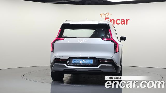 Kia EV9 из Кореи Encar
