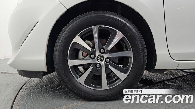 Toyota Prius из Кореи Encar