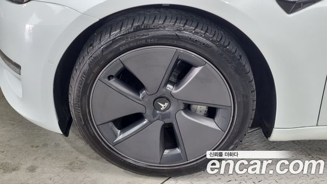 Tesla Model 3 Standard Range Plue RWD — пробег 73 569 км — фото 5 из 5