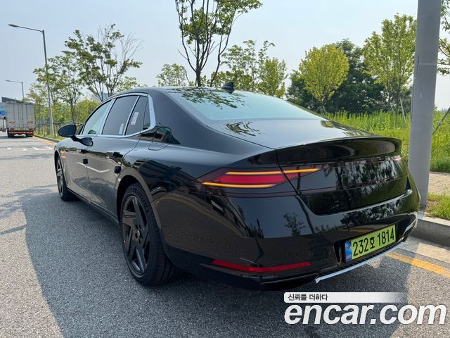 Genesis G90 Gasoline 3.5 Turbo AWD Black — пробег 13000 км