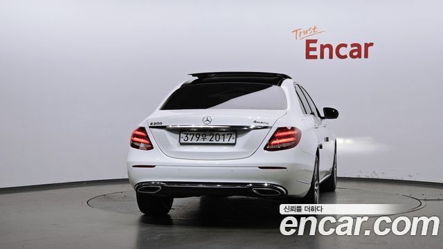 Mercedes-Benz E-Class из Кореи Encar