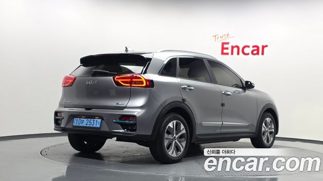 Kia Niro Prestige — пробег 95 203 км — фото 2 из 5