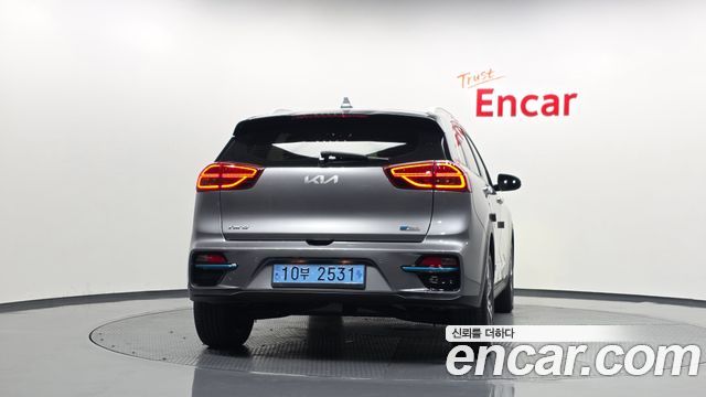 Kia Niro Prestige — пробег 95 203 км — фото 4 из 5