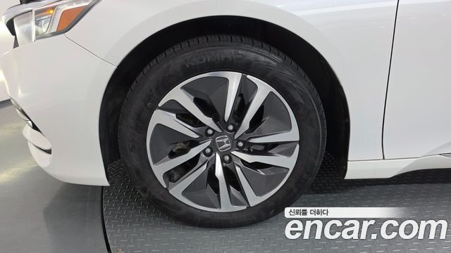 Honda Accord 2.0 Hybrid Touring — пробег 187 057 км