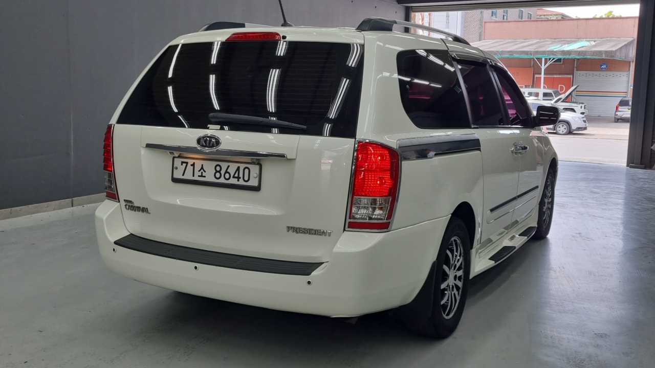 Kia Carnival Grand Carnival GLX R Special — пробег 213 856 км — фото 2 из 5