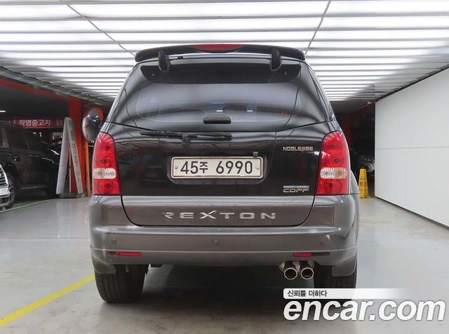Ssangyong Rexton 2WD RX6 Deluxe — пробег 140 000 км — фото 3 из 5