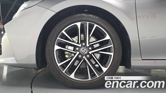 Toyota Camry 2.5 XLE Hybrid — пробег 25 014 км