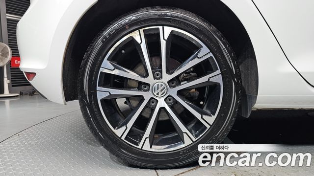 Volkswagen Golf 2.0 TDI Premium — пробег 125 691 км