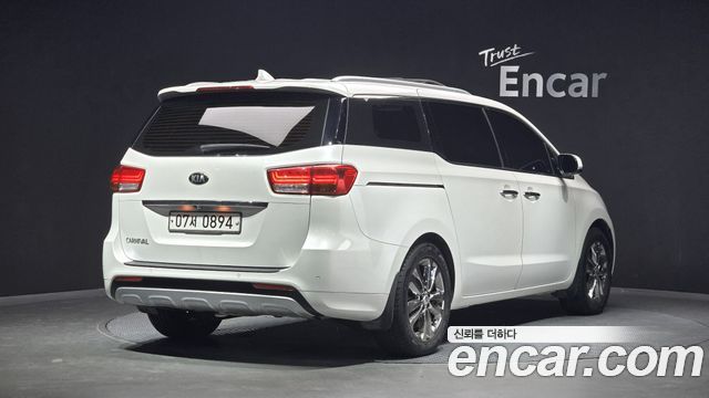 Kia Carnival из Кореи Encar
