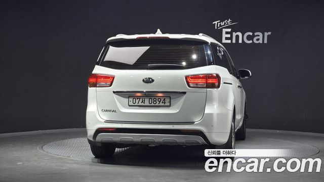 Kia Carnival из Кореи Encar