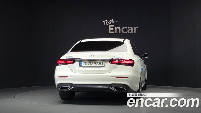 Mercedes-Benz E-Class из Кореи Encar