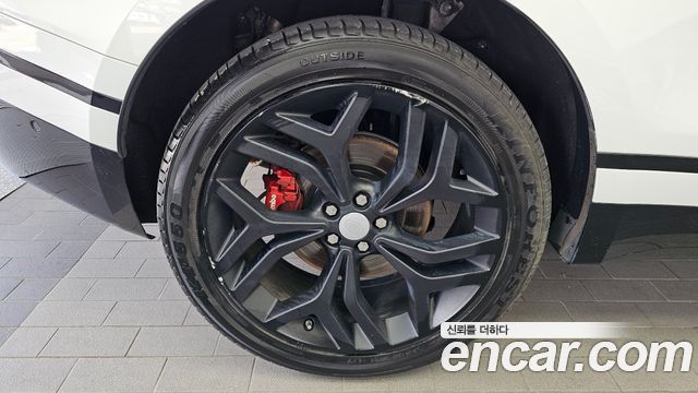 Land Rover Range Rover Velar 3.0 D300 R-Dynamic HSE — пробег 93 789 км