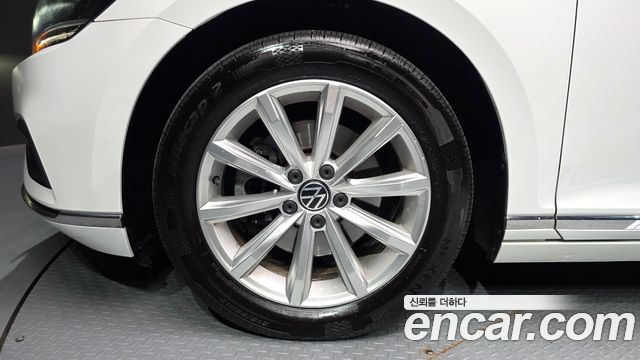 Volkswagen Passat 2.0 TDI Premium — пробег 95 246 км