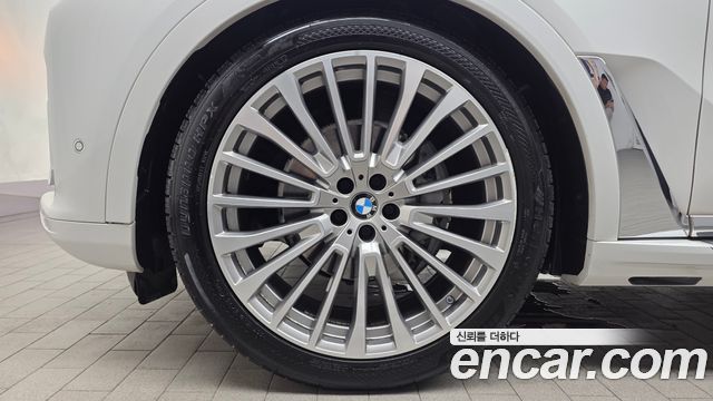 BMW X7 xDrive 40i Design Pure Excellence 7-Seater — пробег 57 164 км — фото 5 из 5