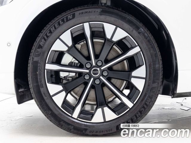 Volvo XC60 T8 Ultra Bright — пробег 933 км — фото 5 из 5