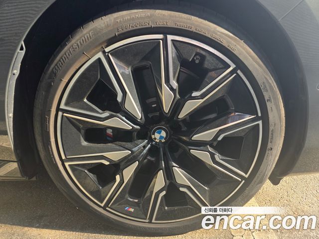 BMW i7 M70 xDrive M Performance — пробег 21 726 км