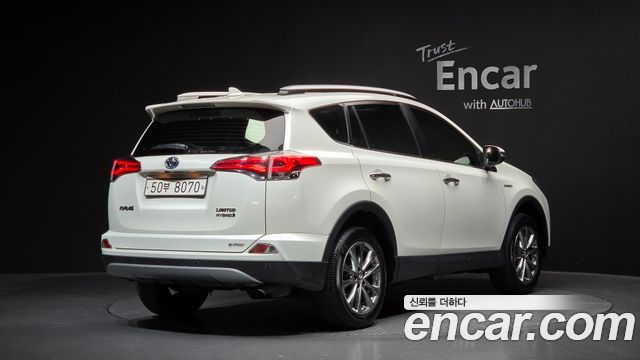Toyota RAV4 2.5 4WD Hybrid 4th — пробег 136 723 км