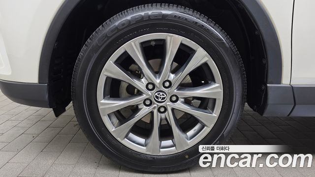 Toyota RAV4 2.5 4WD Hybrid 4th — пробег 136 723 км