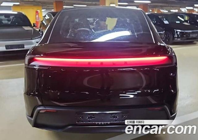 Tesla Model Y L Long Range AWD — пробег 1 км — фото 3 из 5