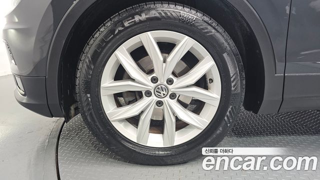 Volkswagen Tiguan 2.0 TDI Premium — пробег 143 569 км