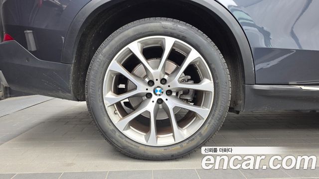 BMW X5 xDrive 45e xLine — пробег 119 704 км — фото 5 из 5